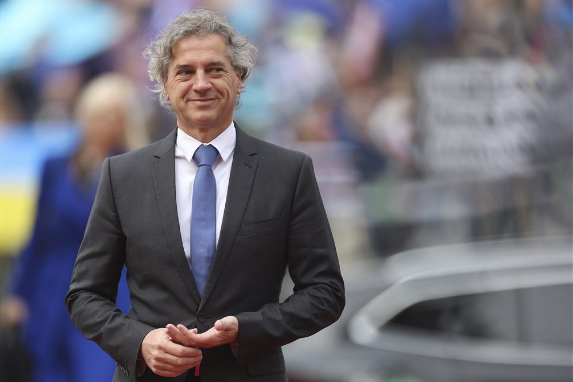 Golob: Z januarjem pravosodnim funkcionarjem dodatek v nominalni višini 600 evrov bruto