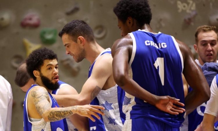 Helios Suns poglobil krizo Šentjurja, Luke zbral kar 20 podaj