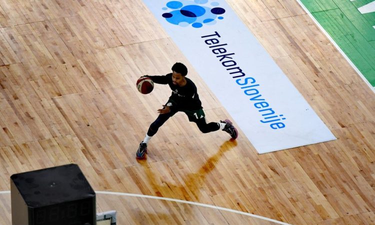 Cedevita Olimpija - Split 102:88 (26:27, 56:51, 80:75)