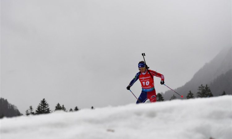 Štafeta Francozinjam, slovenske biatlonke ujete pred ciljem