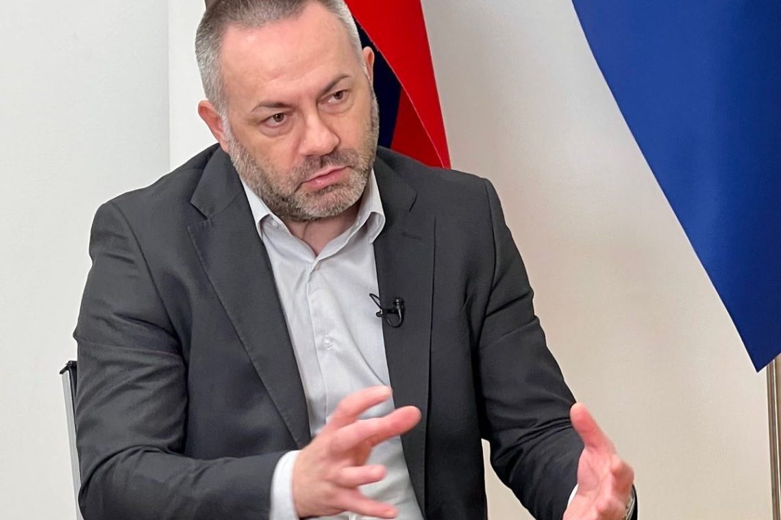 Ministrstvo v sredo vzpostavlja nacionalni klicni center za pomoč uporabnikom zdravstvenega sistema