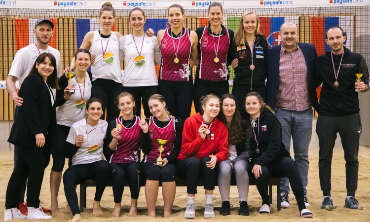 Slovenske odbojkarice do zlata