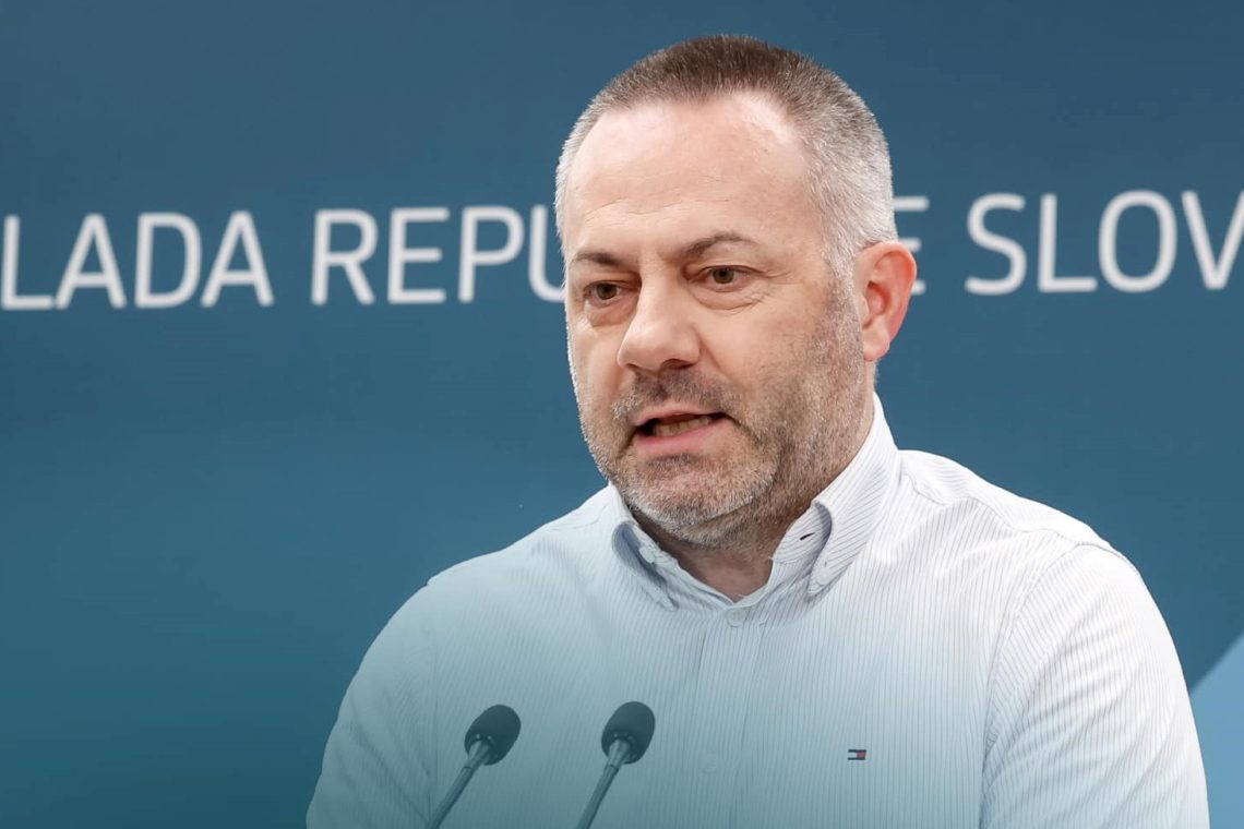Vlada bo danes sprejela uredbo o zamejitvi cen dopolnilnega zdravstvenega zavarovanja