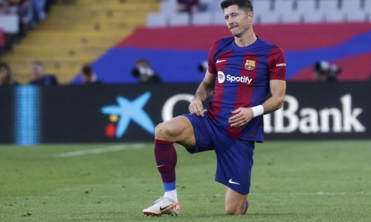Barcelona nekaj časa brez Lewandovskega 