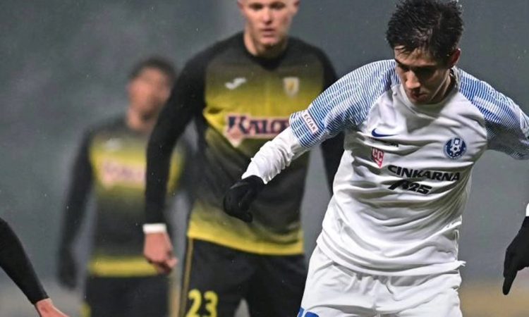 Nogometaši Kalcerja Radomelj v 18. krogu Prve lige Telemach izgubili proti Celju z 0:4 (0:0)