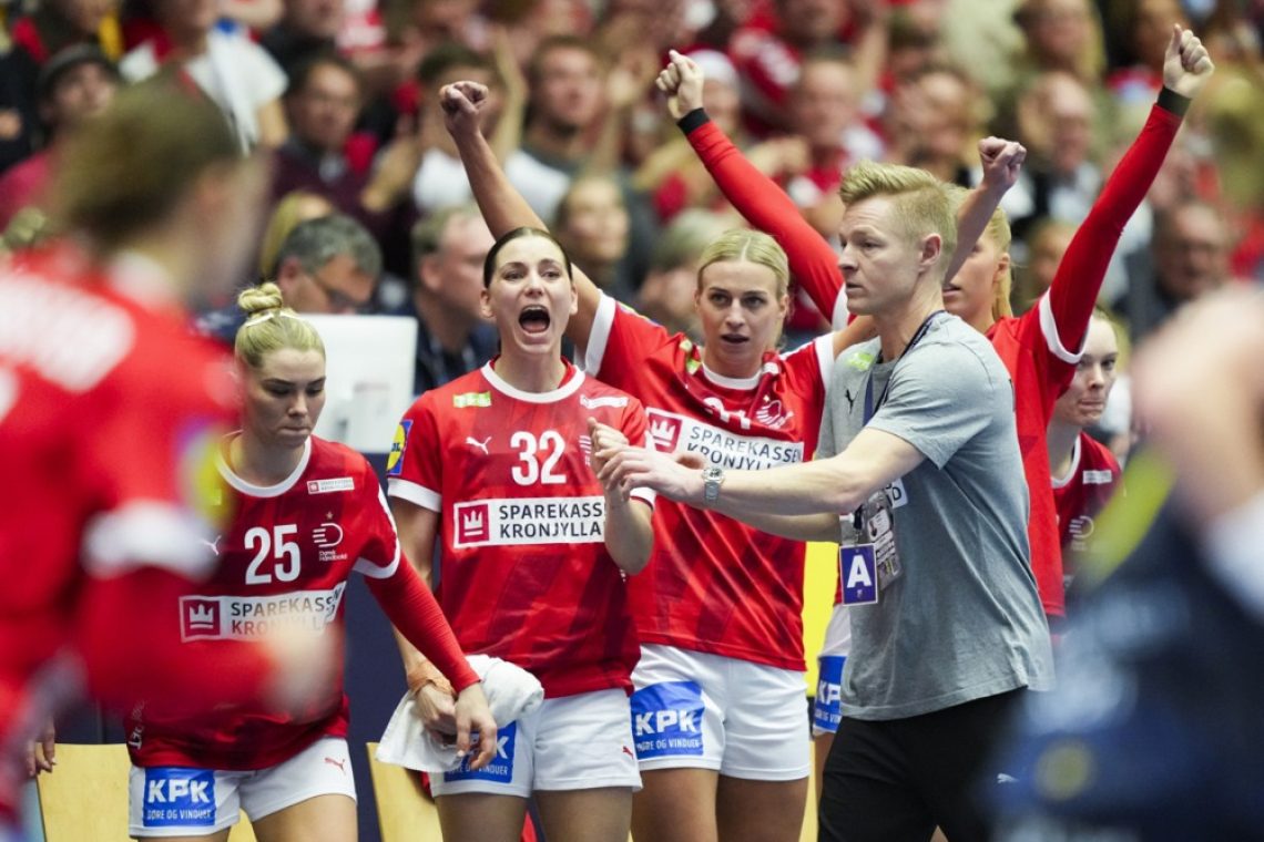 Rokometašice Danske so v tekmi za 3. mesto premagale Švedsko z 28:27