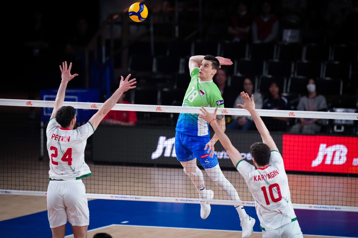 Slovenski odbojkarji z eno nogo že v Parizu