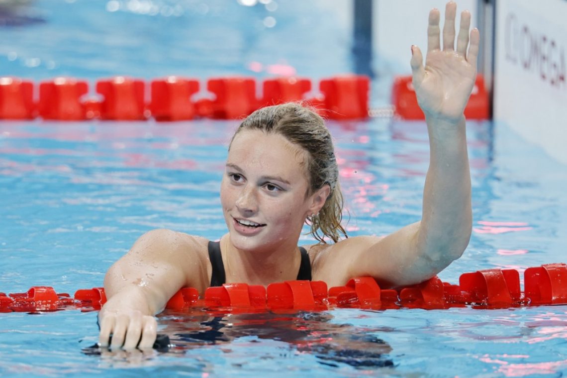 Kanadska najstnica McIntosh zlahka osvojila zlato na 400 m mešano