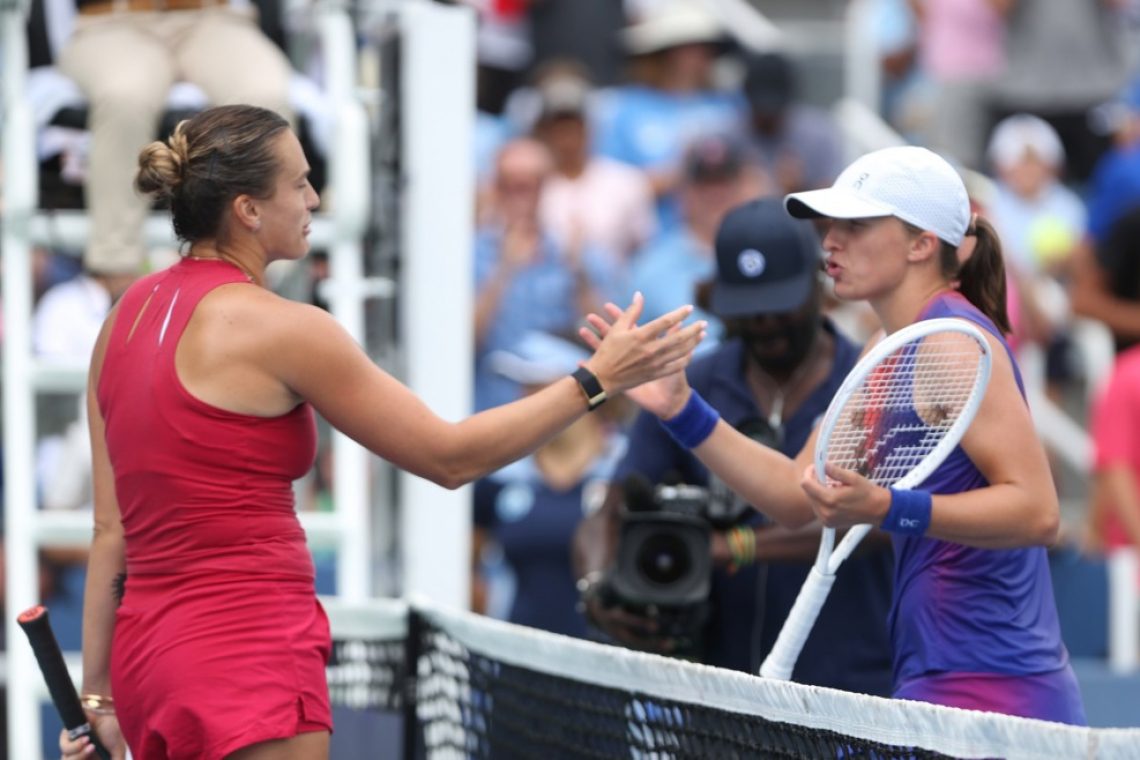 Sabalenka z deseto match žogo premagala Swiatek za finale Cincinnatija