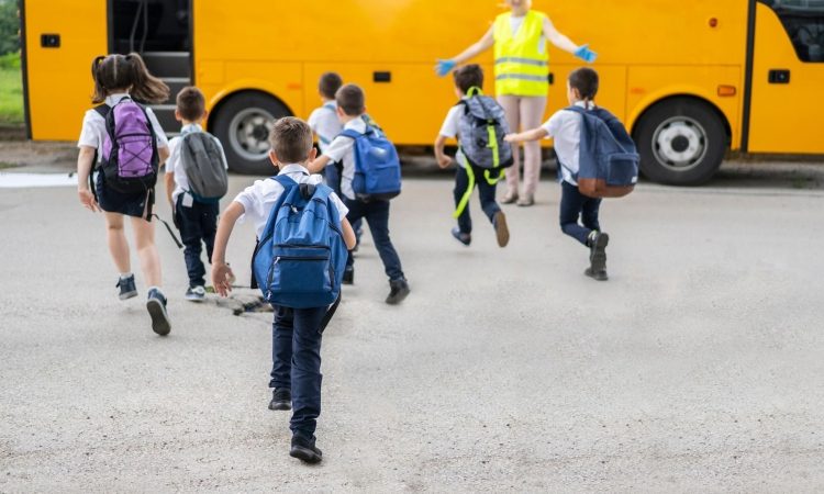 Šolski prevozi za občine velik finančni zalogaj in organizacijski izziv
