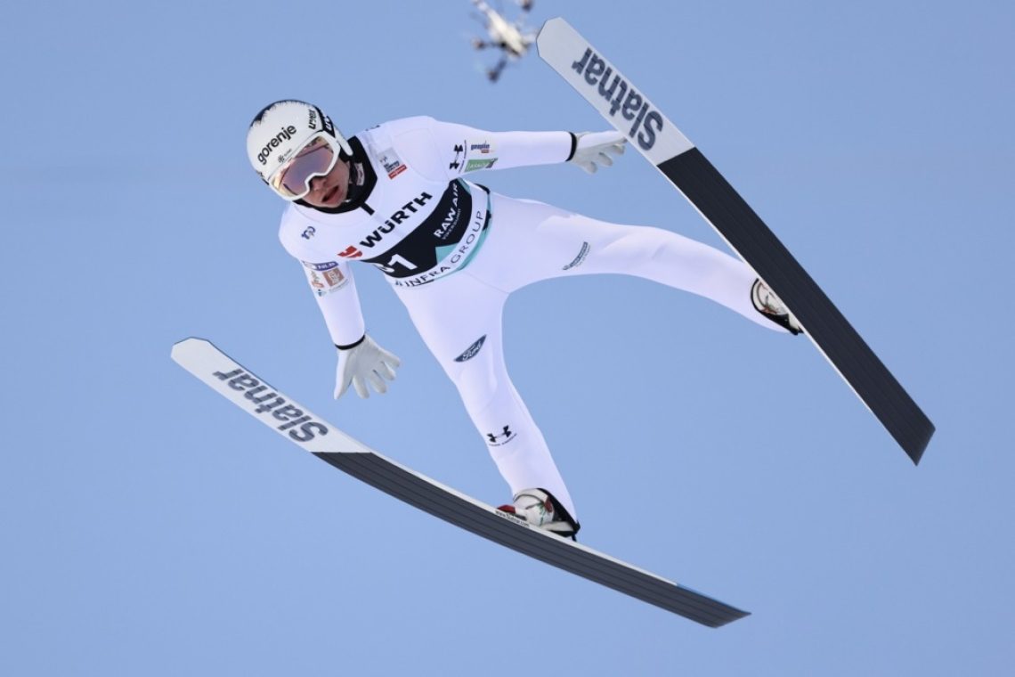 Slovenski skakalci peti na finalni tekmi poletja 