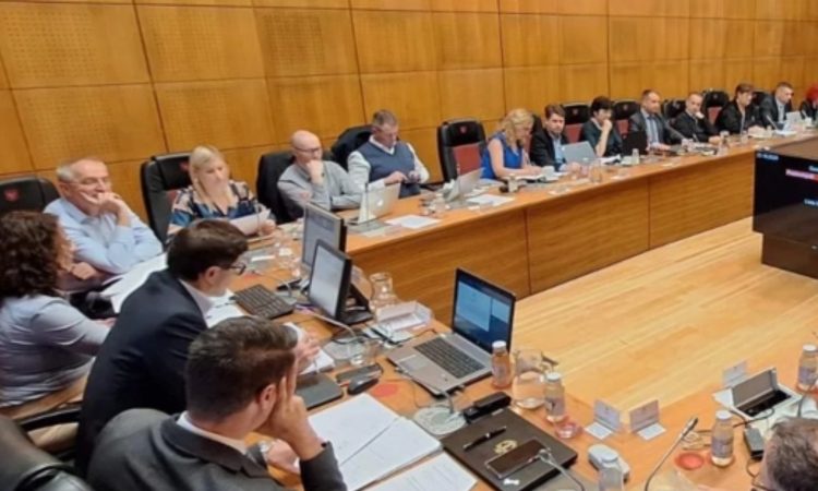 Mestni svet Kranja potrdil prve korake k proračunu za leto 2025 in imenovanja novih svetnikov