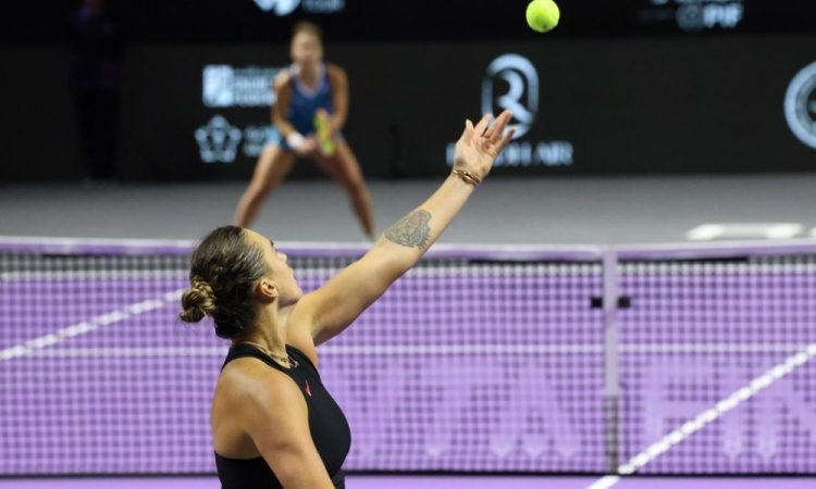 Sabalenka po drugi zmagi v polfinalu zaključnega turnirja
