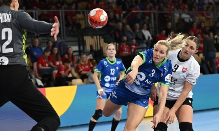 Slovenske rokometašice v Innsbrucku zasenčile Slovakinje