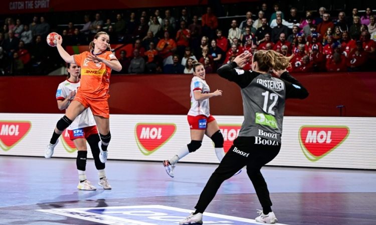 Kristensen MVP, Klujber prva strelka EP