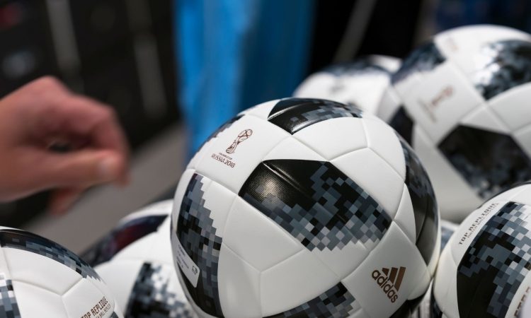 Adidas bi lahko prekinil pogodbo z Manchester United