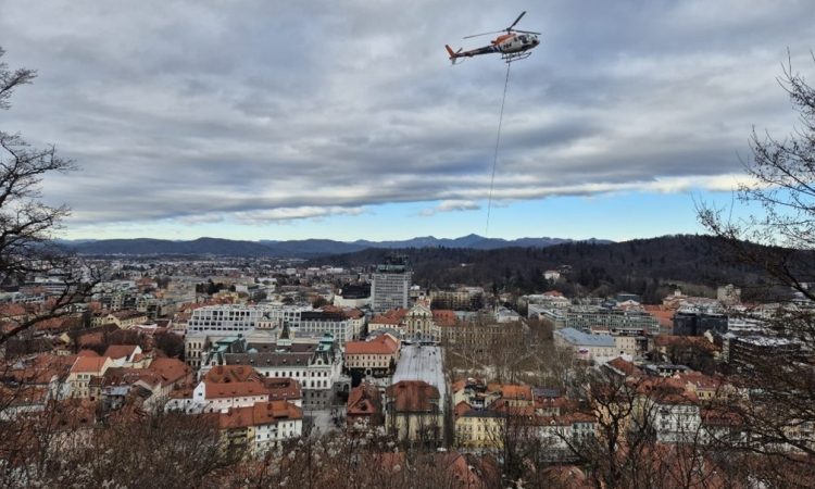 Dela na grajskem pobočju končana