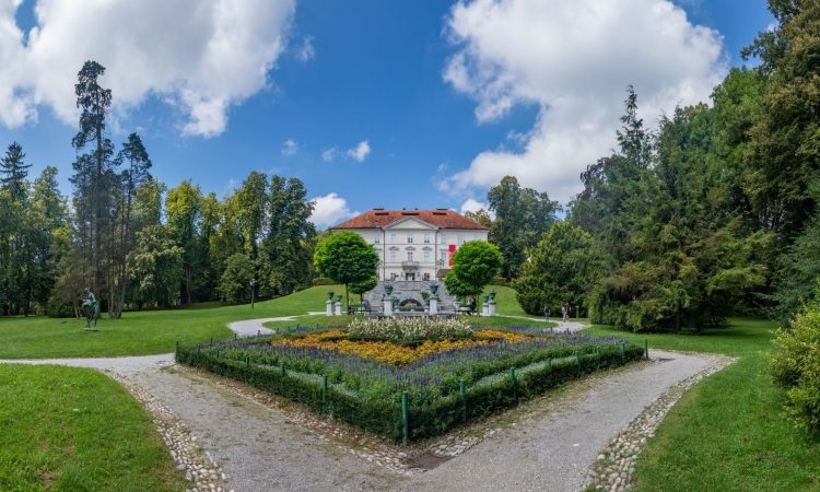 Mestna občina Ljubljana bo prenovila Bloudkov park v Tivoliju