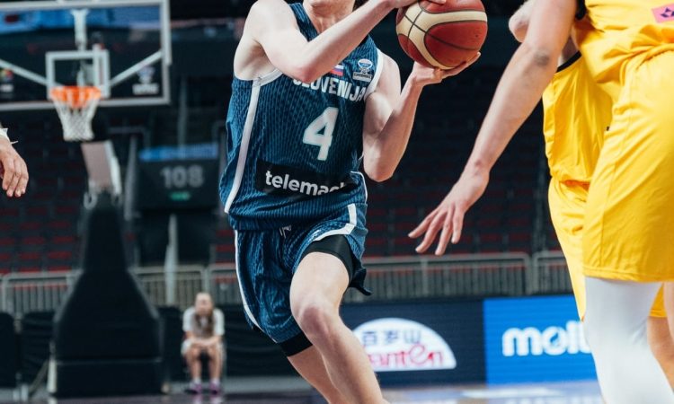Slovenski košarkarji ob všečni predstavi boljši od Ukrajine