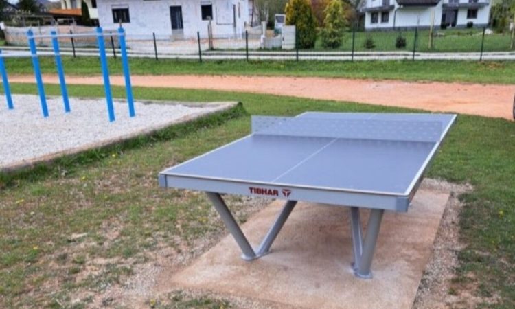 Tri nove mize za namizni tenis ob šolah v občini Medvode