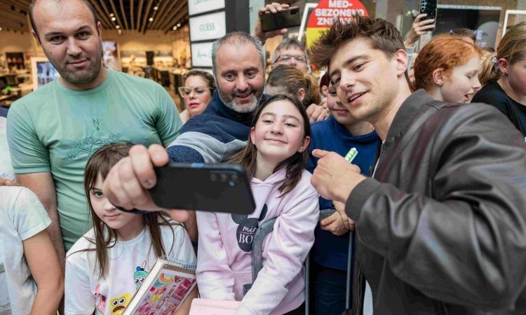 Igralci serije Skrito v raju navdušili več kot 2.000 oboževalcev v Cityparku