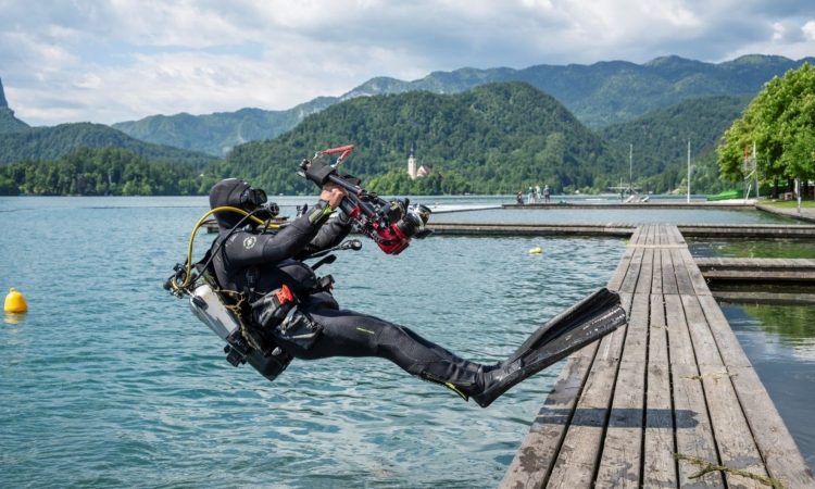 Blejsko jezero znova čistejše po tradicionalni čistilni akciji