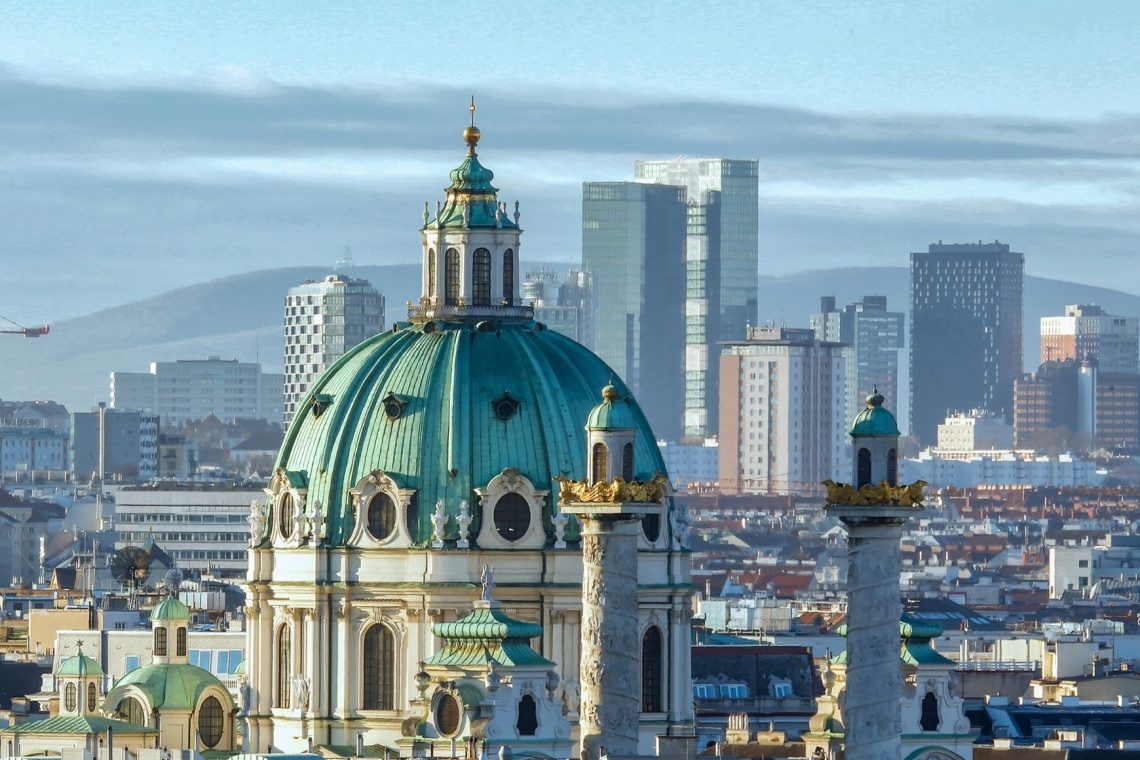 Slovensko kulturno ministrstvo kritično do avstrijskega reza sredstev za manjšine