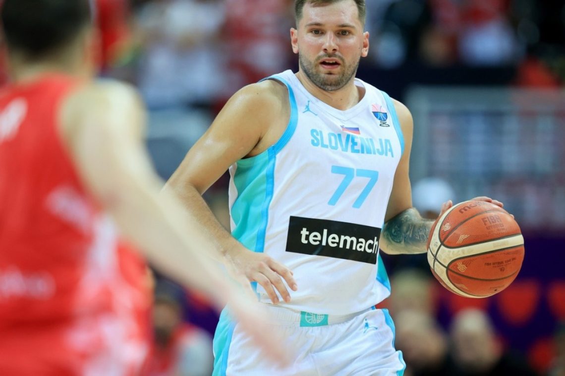 Košarkarji Slovenije eurobasket začeli s porazom proti Poljski 