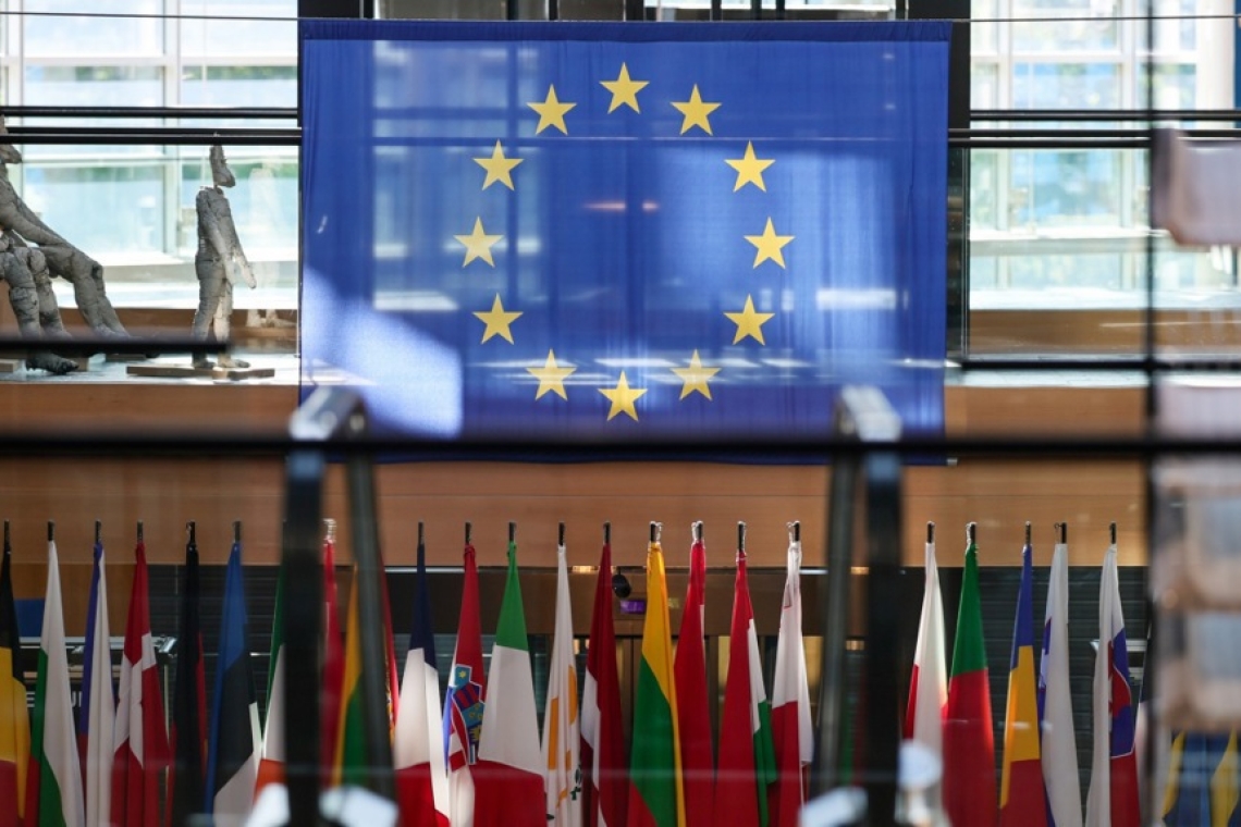 Evropejci si želijo močnejše in bolj enotne Evropske unije