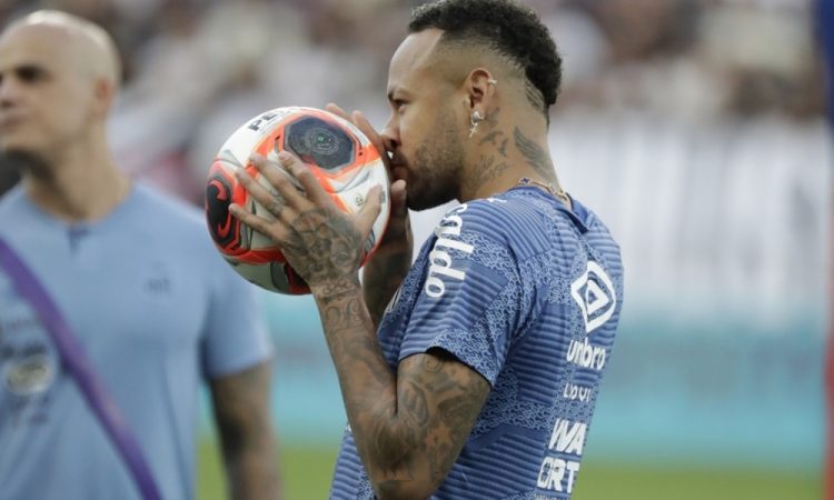 Neymar nepričakovano imenovan za dediča milijonarja, medtem pa ga Ancelotti izpušča iz reprezentance