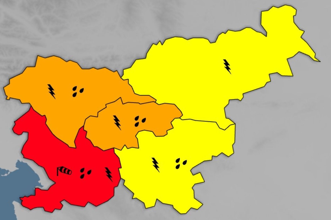 Behin pred nalivi poziva k čiščenju meteornih poti