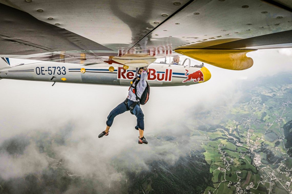 Domen Škofic climbs into history with first ascent on a glider in mid-air